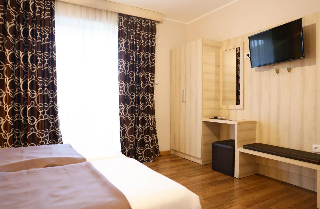 La Hacienda Hotel Ulcinj Luaran gambar