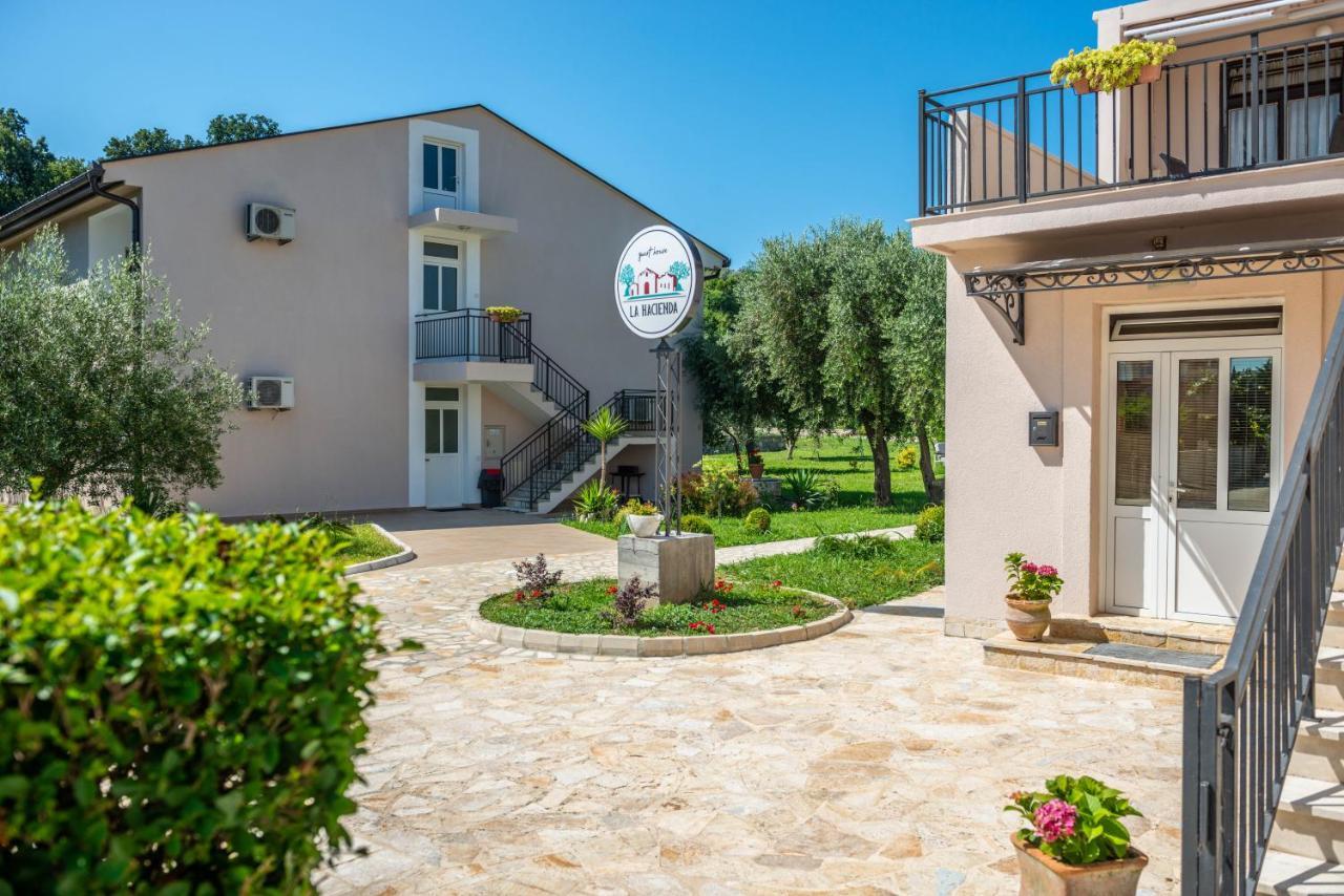 La Hacienda Hotel Ulcinj Luaran gambar