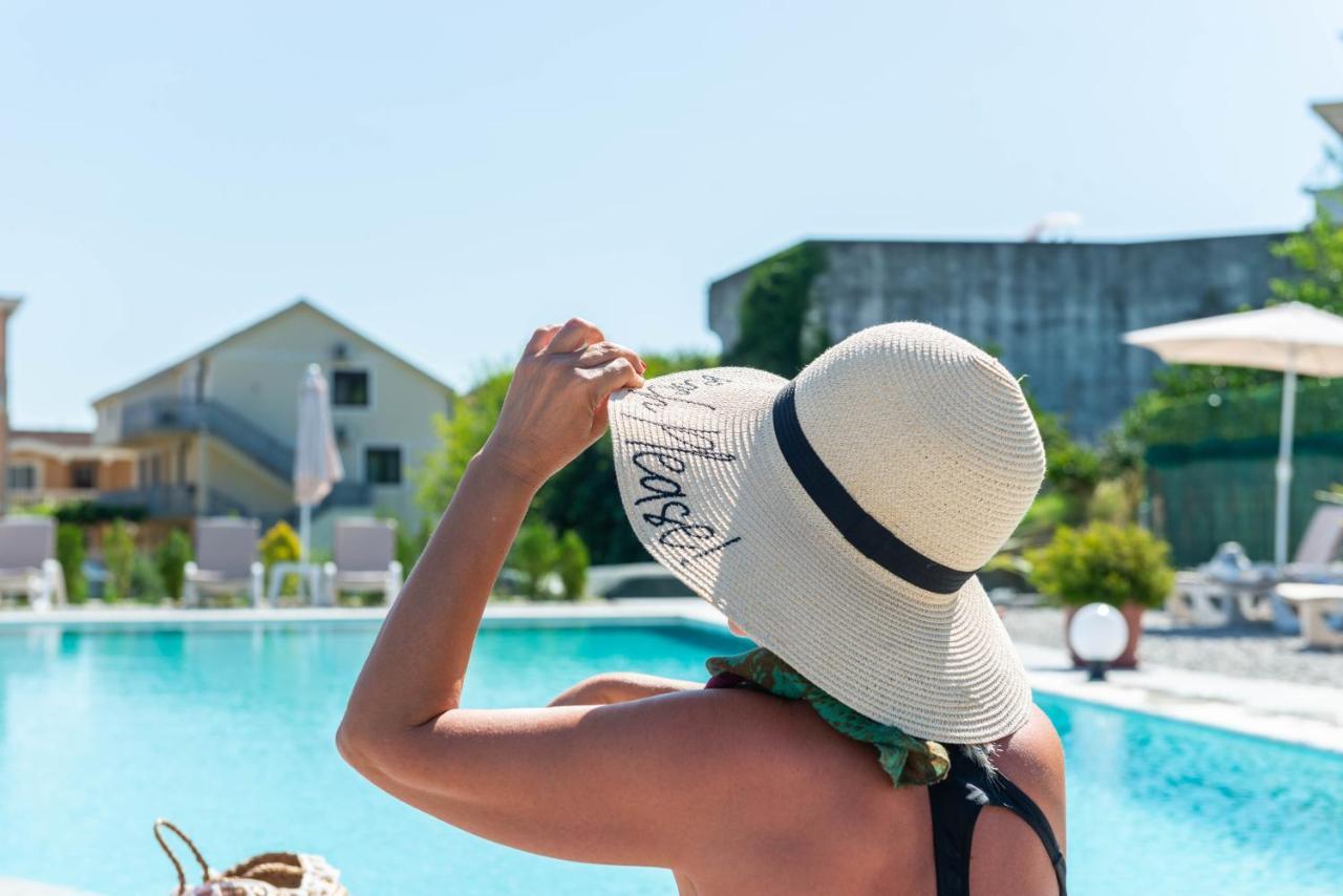 La Hacienda Hotel Ulcinj Luaran gambar